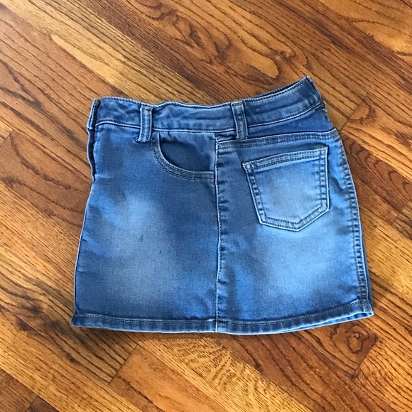 Cat & Jack Blue Jean Denim Skirt
4 / 5 XS Extra Small 
2 Snap Snaps Embellish - Picture 5 of 13